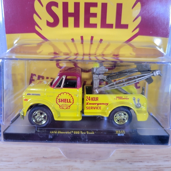 M2 Diecast 1970 Tow Truck Chase Shell Gas 1 of 650 - Picture 2 of 10
